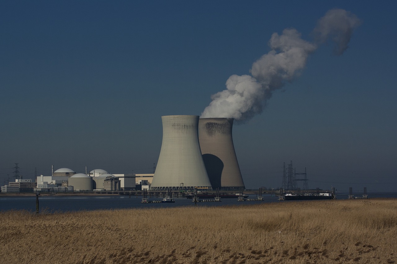 nuclear-energy-10-major-pros-and-cons-environment-buddy